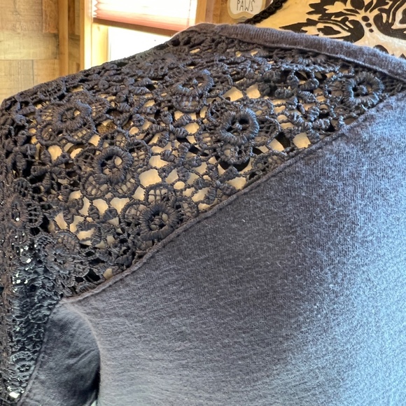 WOMEN'S SIZE SMALL DARK TEAL BLUE LACE TRIM TOP BLOUSE SHIRT - Picture 6 of 6